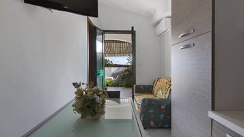 Basic-Apartment, 1 Schlafzimmer (994) | BĂŒgeleisen/BĂŒgelbrett, kostenloses WLAN