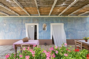 Family Room (1129) | Terrace/patio - Le Cernicole (Melissano)