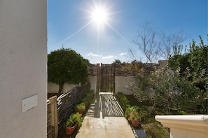 Panoramic Apartment, 4 Bedrooms (999) | Terrace/patio