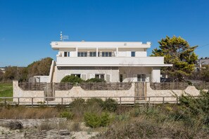 Front of property - Villa Del Conte (Porto Cesareo)