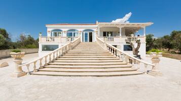 Bagian depan properti