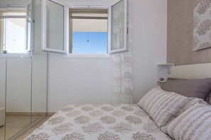 Panoramic Apartment, 2 Bedrooms, Sea View (1012) | Iron/ironing board - Villa La Strea by Barbarhouse (Porto Cesareo)