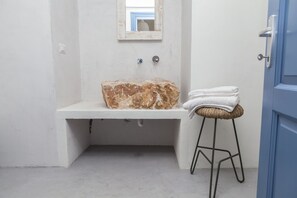 Exclusive Room | Bathroom | Free toiletries, hair dryer, bidet, towels - La Casa Di Gioia (Mottola)