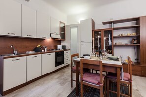 Apartment, 1 Bedroom | In-room dining - Baires (Milan)