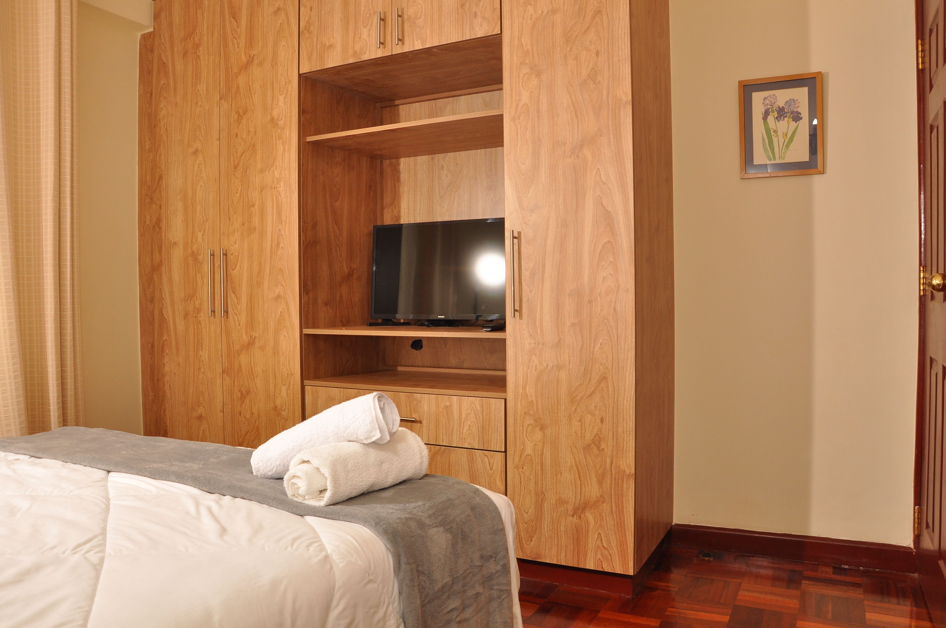 Apartment, Non Smoking | In-room safe, desk, iron/ironing board, free WiFi