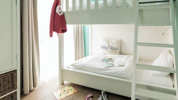 1 bedroom, in-room safe, desk, soundproofing