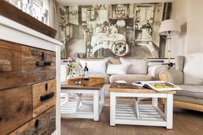 In-room safe, desk, soundproofing, free WiFi - Strandhotel Zweite Heimat (St. Peter-Ording)