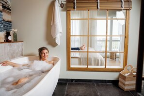 Große Stube für Deichgrafen | In-room safe, desk, soundproofing, free WiFi - Strandhotel Zweite Heimat (St. Peter-Ording)