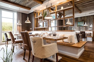 Lunch and dinner served, Regional cuisine