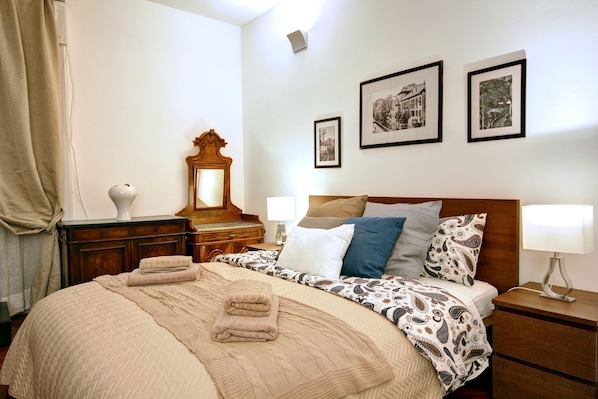Appartamento, 3 camere da letto | 3 camere, ferro/asse da stiro, Wi-Fi gratuito, lenzuola