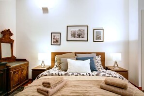 Appartement, 3 chambres | 3 chambres, fer et planche à repasser, accès au Wi-Fi (inclus)