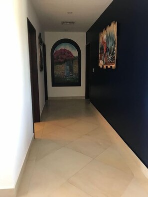 2 bedrooms, iron/ironing board, free WiFi