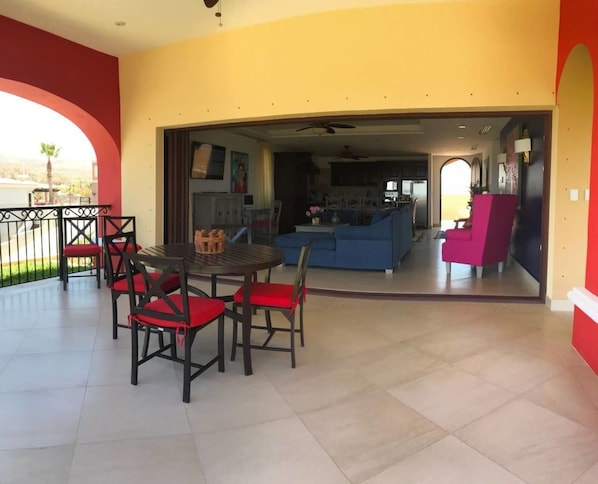 Outdoor dining