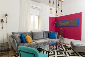 TV - Two Fantastic Boutique Apts. Center Of TLV (Tel Aviv)