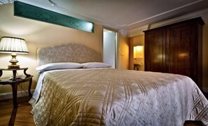 1 chambre, bureau, fer et planche à repasser, Wi-Fi gratuit