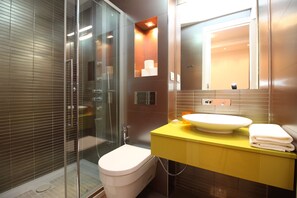 Family Apartment, 2 Bedrooms | Bathroom - Miray Centre (Sarajevo)