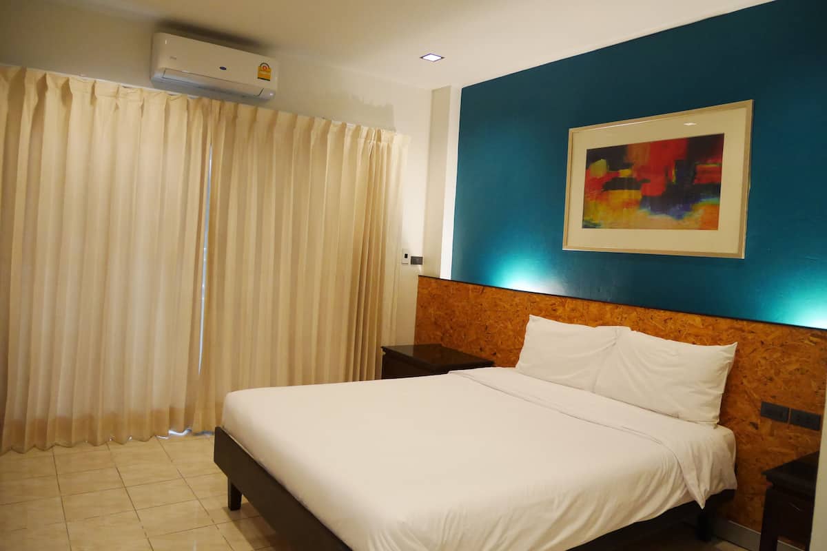 Standard Room, Queen Bed, Non Smoking | 低過敏寢具、書桌、筆電工作空間、遮光布/窗簾