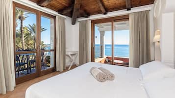 Minibar, in-room safe, desk, soundproofing