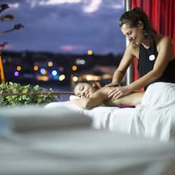 Hot tub, steam room, Turkish bath/hammam, body treatments, hydrotherapy