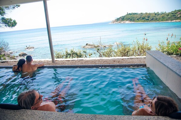 온수 욕조, 스팀룸, 터키식 목욕탕/함맘, 전신 트리트먼트, 수치료, 아로마테라피