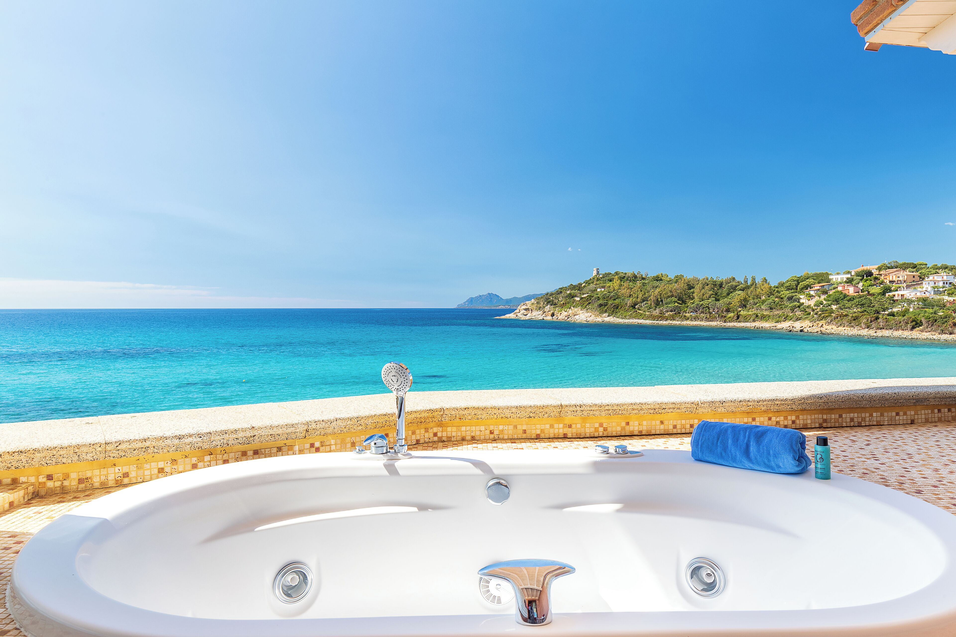 Minibar, una cassaforte in camera, una scrivania, insonorizzazione