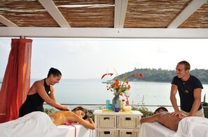 Een bubbelbad, een stoombad, een Turks bad/hammam, lichaamsbehandelingen