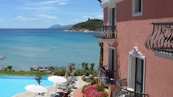 Minibar, coffres-forts dans les chambres, bureau, chambres insonorisées