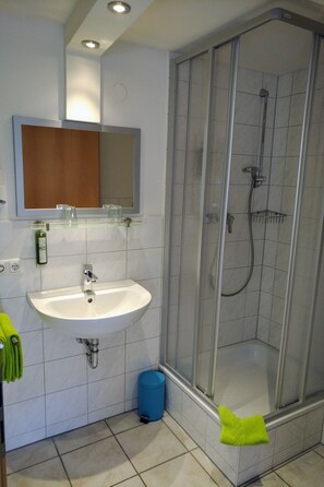 ヘアドライヤー、タオル