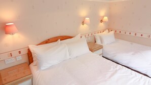 Family Quadruple Room - The Ryndle Court Hotel (Scarborough)