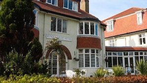 Exterior - The Ryndle Court Hotel (Scarborough)