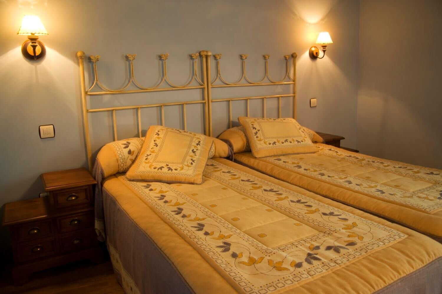 1 間臥室、書桌、無線上網、床單