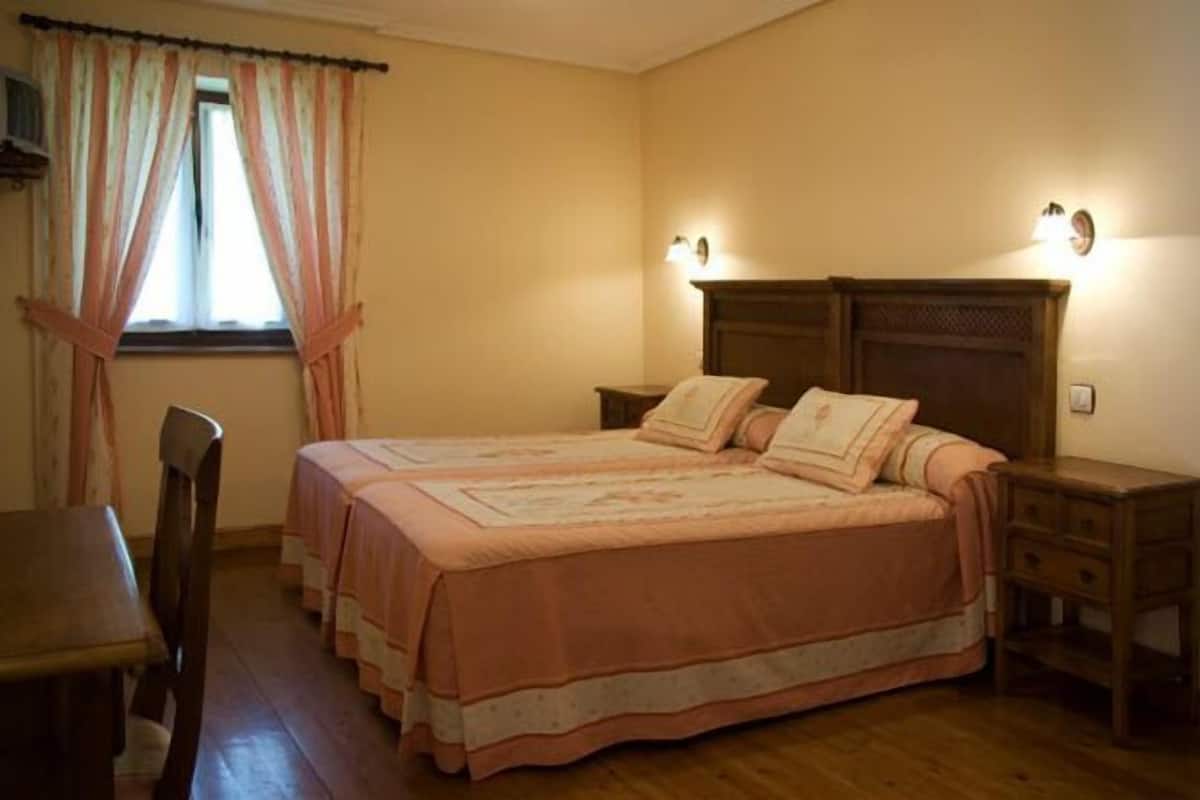 Suite, hidromasaje | 1 habitación, escritorio, wifi y ropa de cama