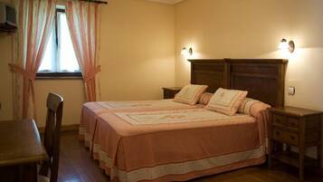 Suite, Jetted Tub | 1 bedroom, desk, WiFi, bed sheets