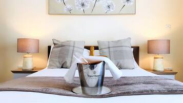 Panoramic-Apartment, 1 Queen-Bett, Nichtraucher | 1 Schlafzimmer, Bettwäsche aus ägyptischer Baumwolle