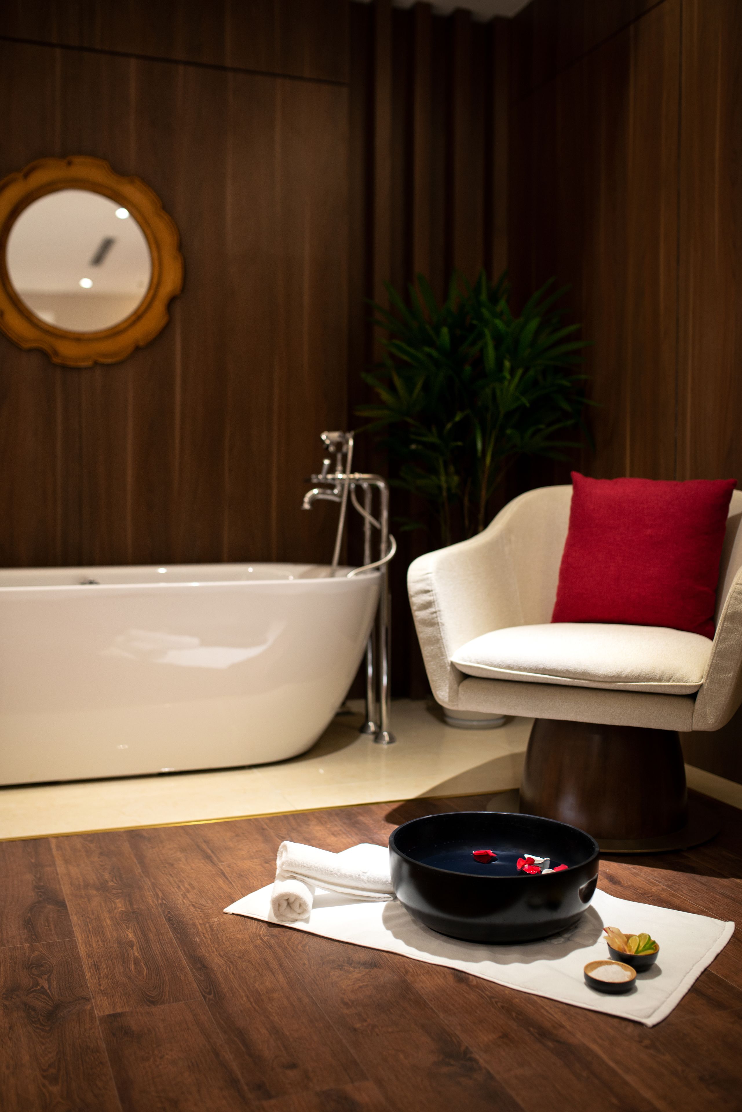 sauna, hot tub, steam room, body treatments, hot stone massages