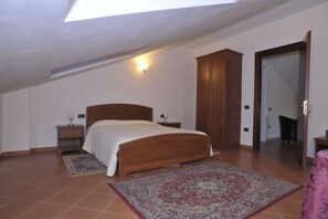 Suite | Minibar, desk, blackout curtains, soundproofing - Il Borgovecchio Hotel Ristorante (Montegrosso d'Asti)
