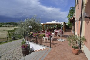 Balcony - Il Borgovecchio Hotel Ristorante (Montegrosso d'Asti)
