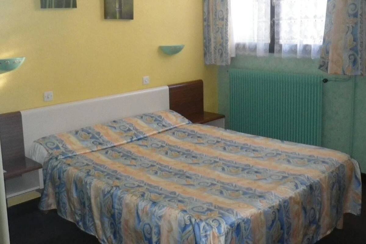 Standard Double Room | Desk, blackout drapes, soundproofing, iron/ironing board (on request)