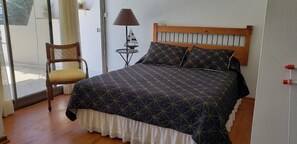 Comfort Apartment, 1 Queen Bed with Sofa bed, Non Smoking