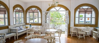 Joanna Hotel