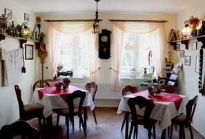 Daily continental breakfast for a fee - Pension Kuhn (Klietz)