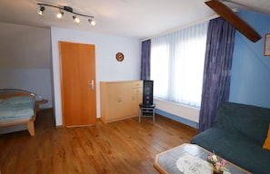 Rollaway beds, free WiFi - Pension Kuhn (Klietz)
