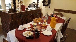 Kontinental frokost hver dag (mot et tillegg)