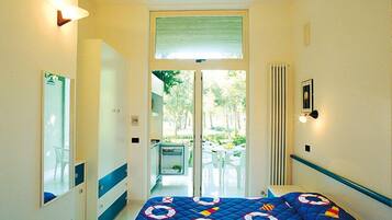 In-room safe, blackout curtains, free WiFi, bed sheets