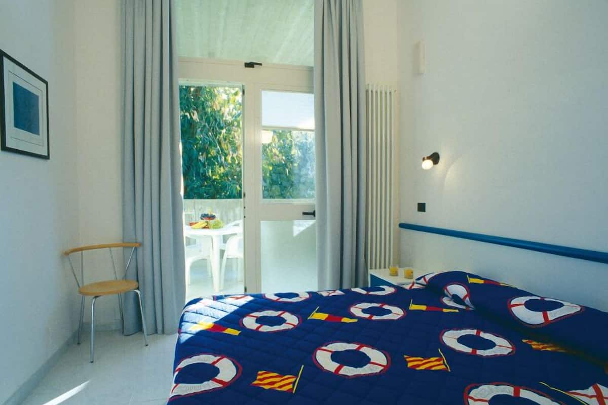 In-room safe, blackout drapes, free WiFi, bed sheets