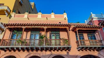 Fachada de la propiedad