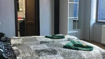 Standard Double or Twin Room | Soundproofing, iron/ironing board, free WiFi, bed sheets