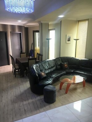 Lobby sitting area - Aisi (Kutaisi)