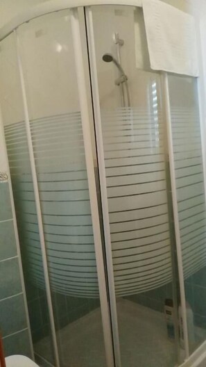 Gratis toiletartikler, håndklæder, Sæbe, Toiletpapir