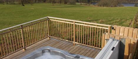 Småhus, flere senger | Bad | Kombinert dusj/badekar, dype avslapningsbadekar, hårføner og håndklær